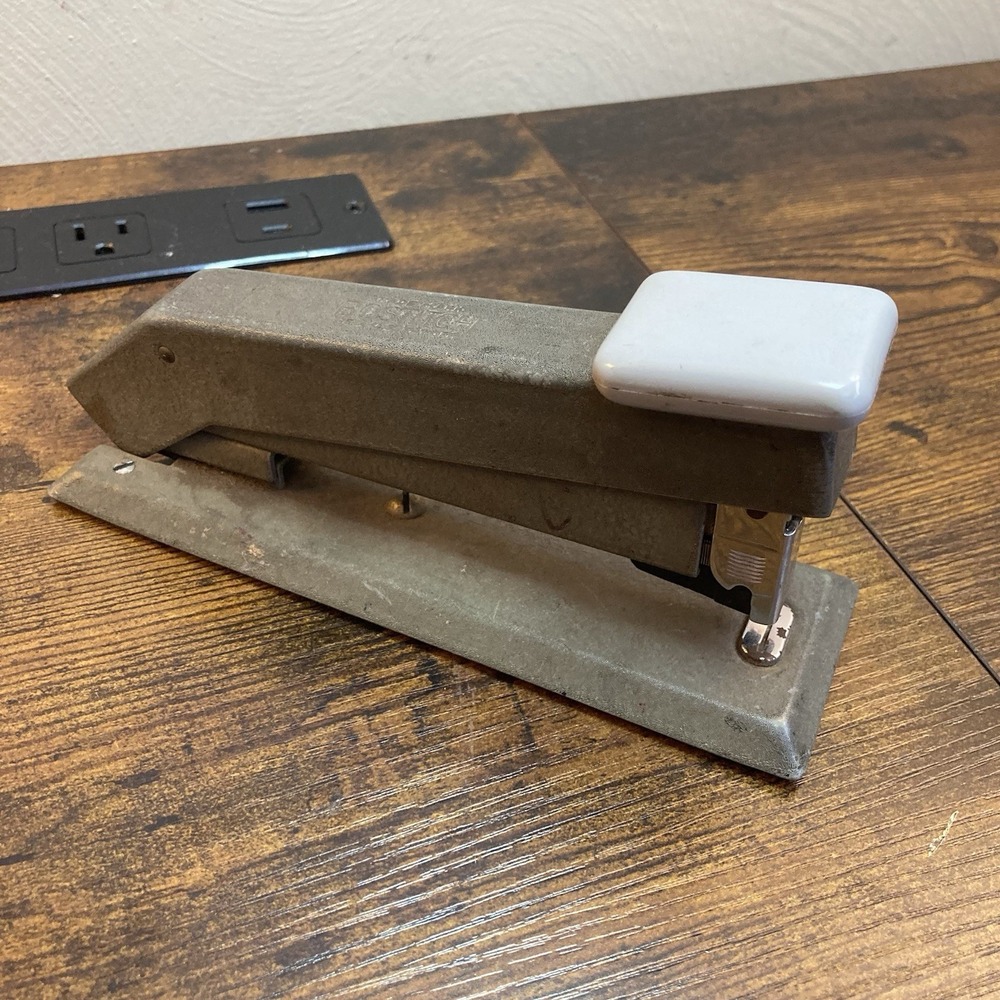 VTG Bostich Stapler Heavy Duty‎ Model B5B Industrial Green Front Load USA WORKS